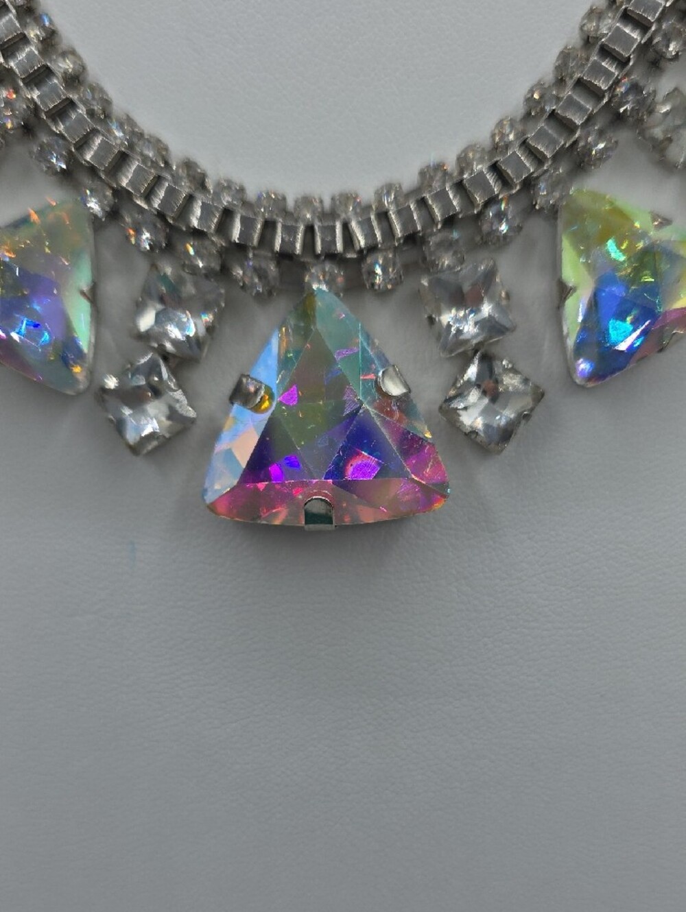 PRISM Silver-tone Necklace with Aurora Triangular Crystals - Vintage - Picture 4 of 15